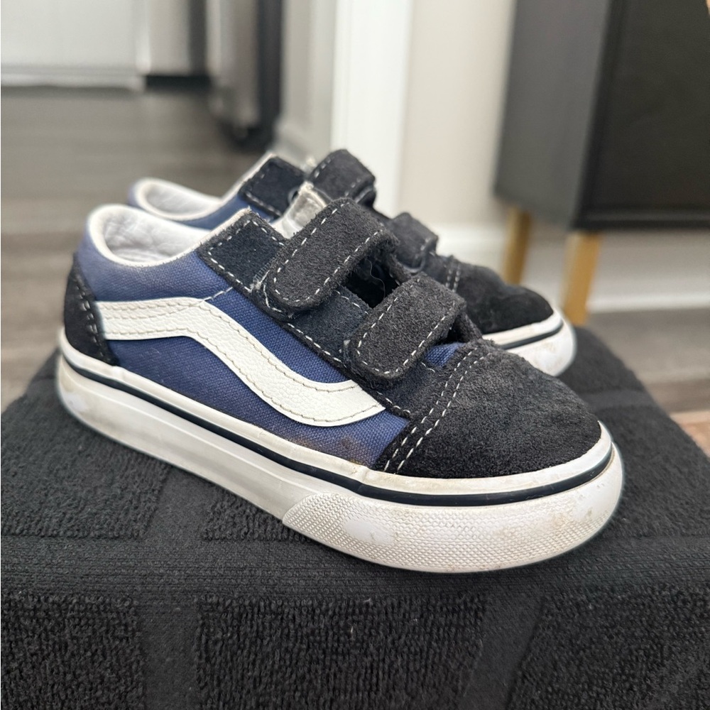 Vans Black and White Sneakers with Velcro Straps